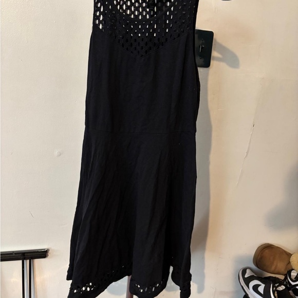 Black Sleeveless Sheath Dress with Crew Neck - Picture 4 of 4